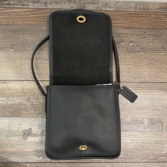 Vintage Coach Companion Compact Black Leather Flap Twist Lock Crossbody 1980s - Picture 10 of 16